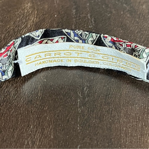 Carrot And Gibbs Silk Bow Tie, Button Adjustable, USA Made, Black Print - Picture 3 of 4